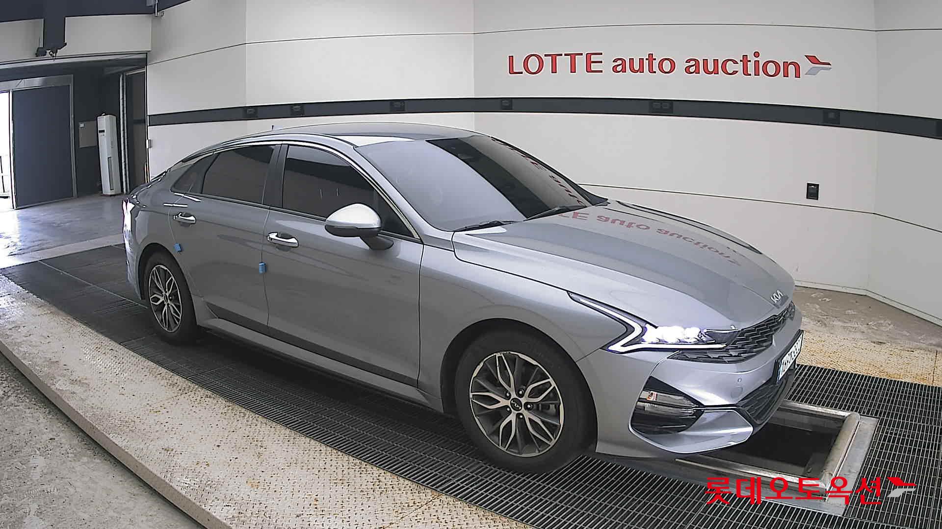 2022 - kia k5