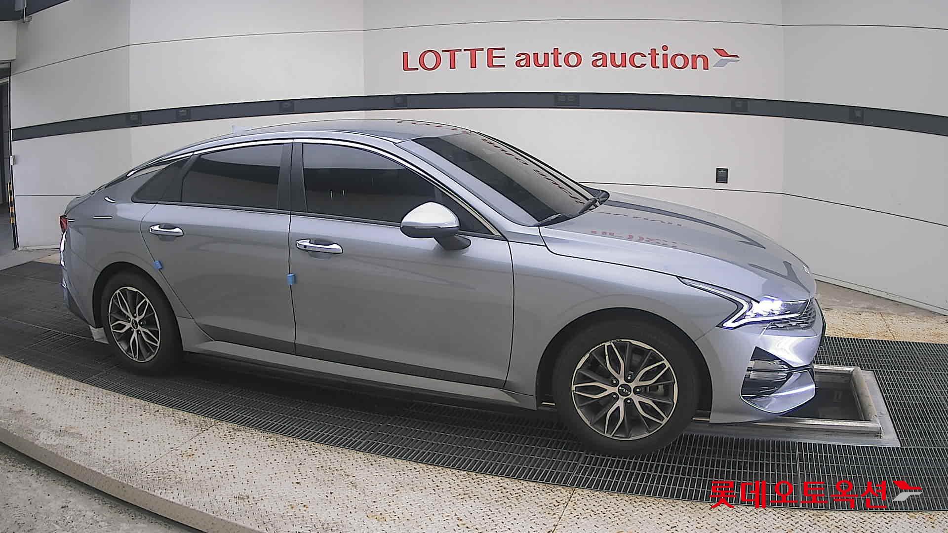 2022 - kia k5