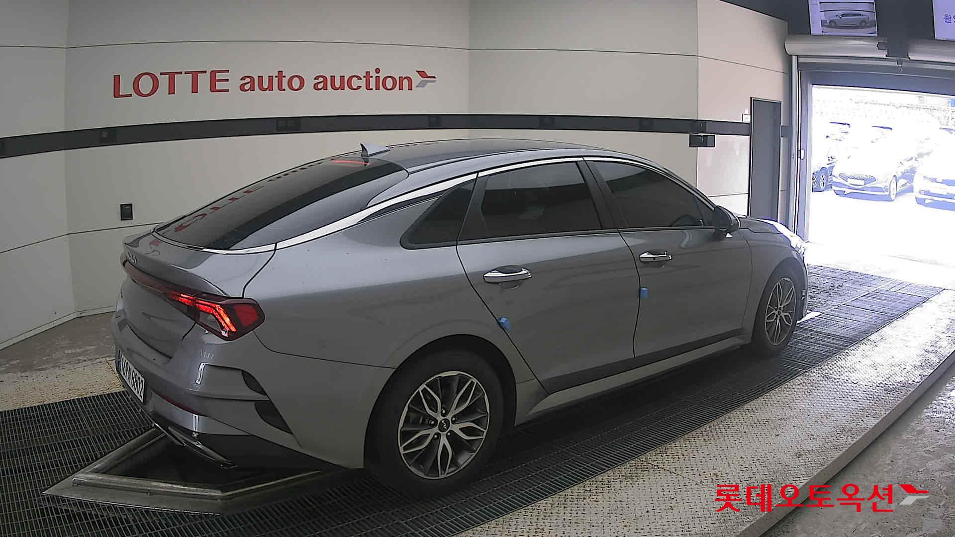 2022 - kia k5