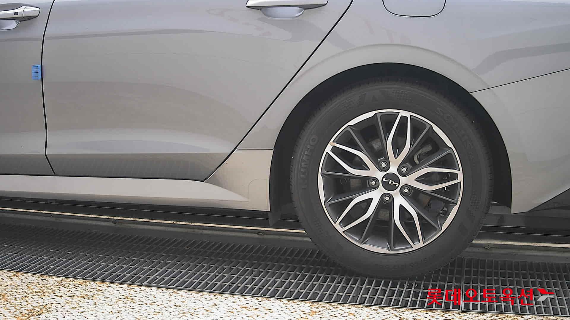 2022 - kia k5