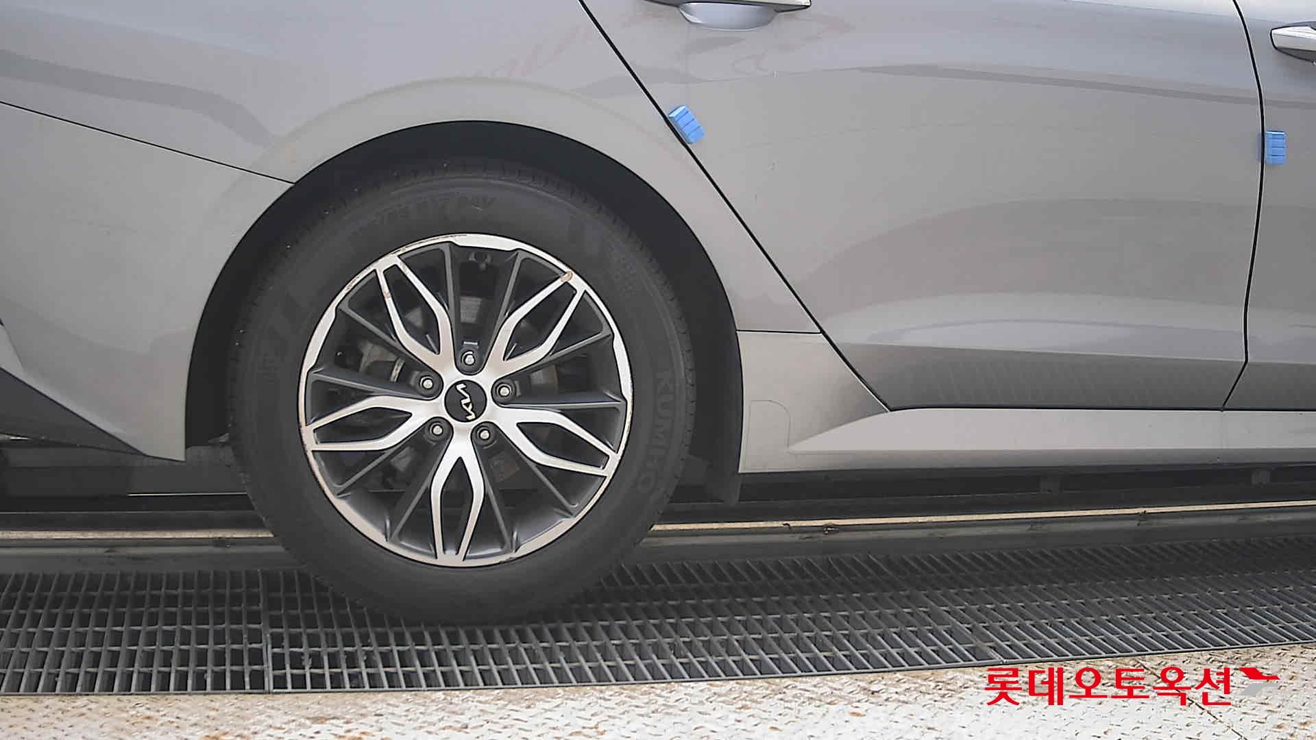 2022 - kia k5