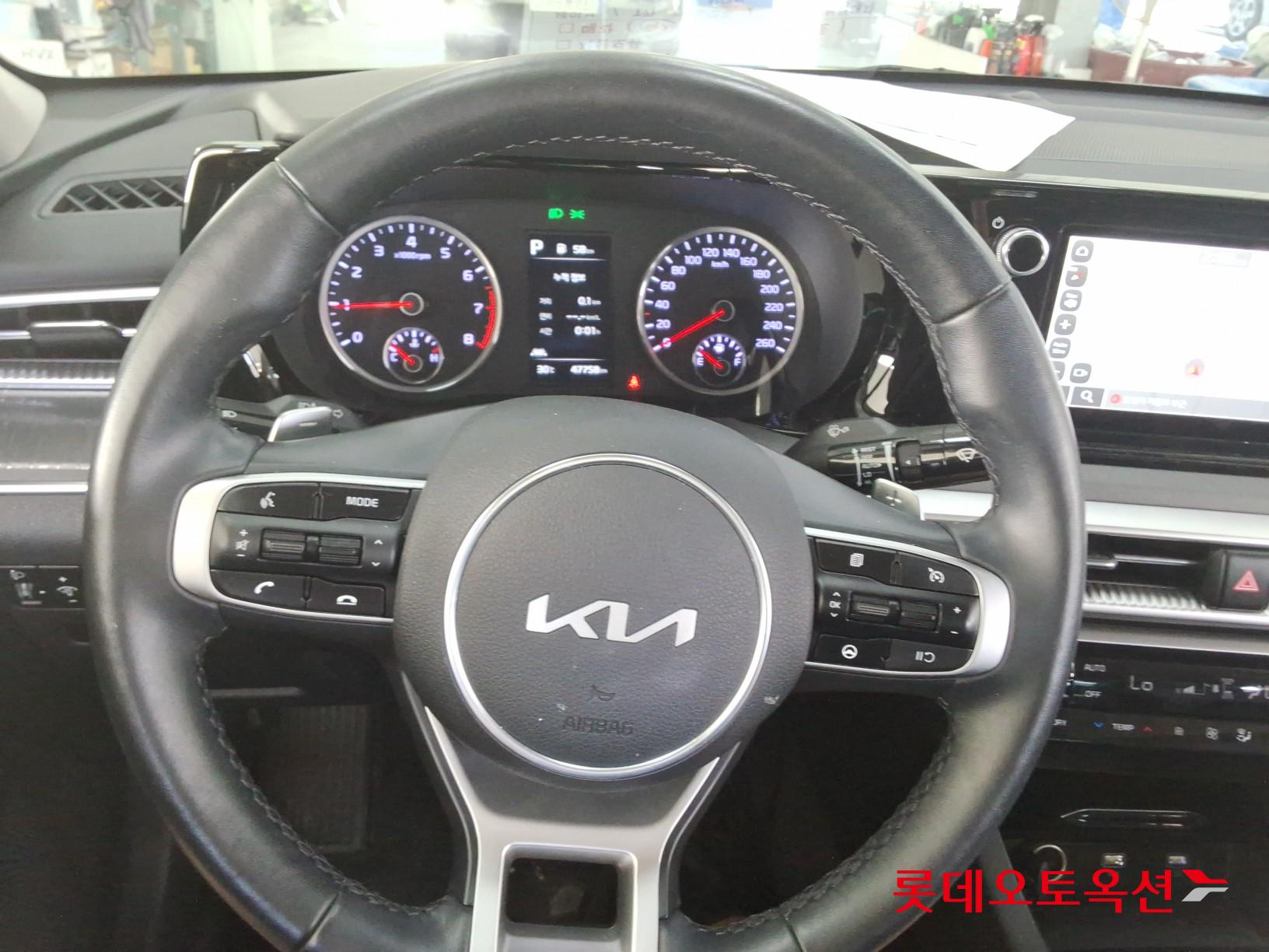 2022 - kia k5