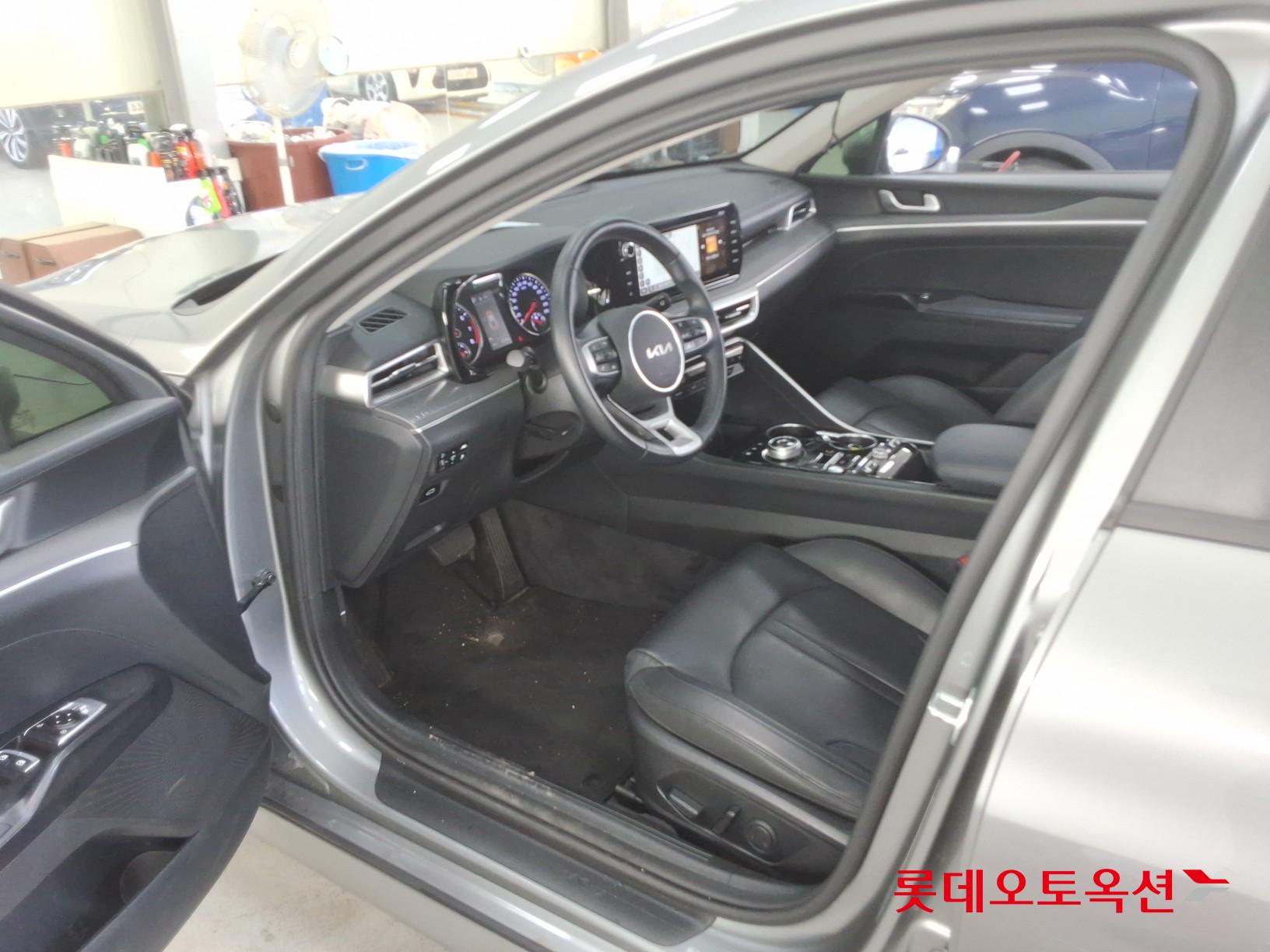 2022 - kia k5