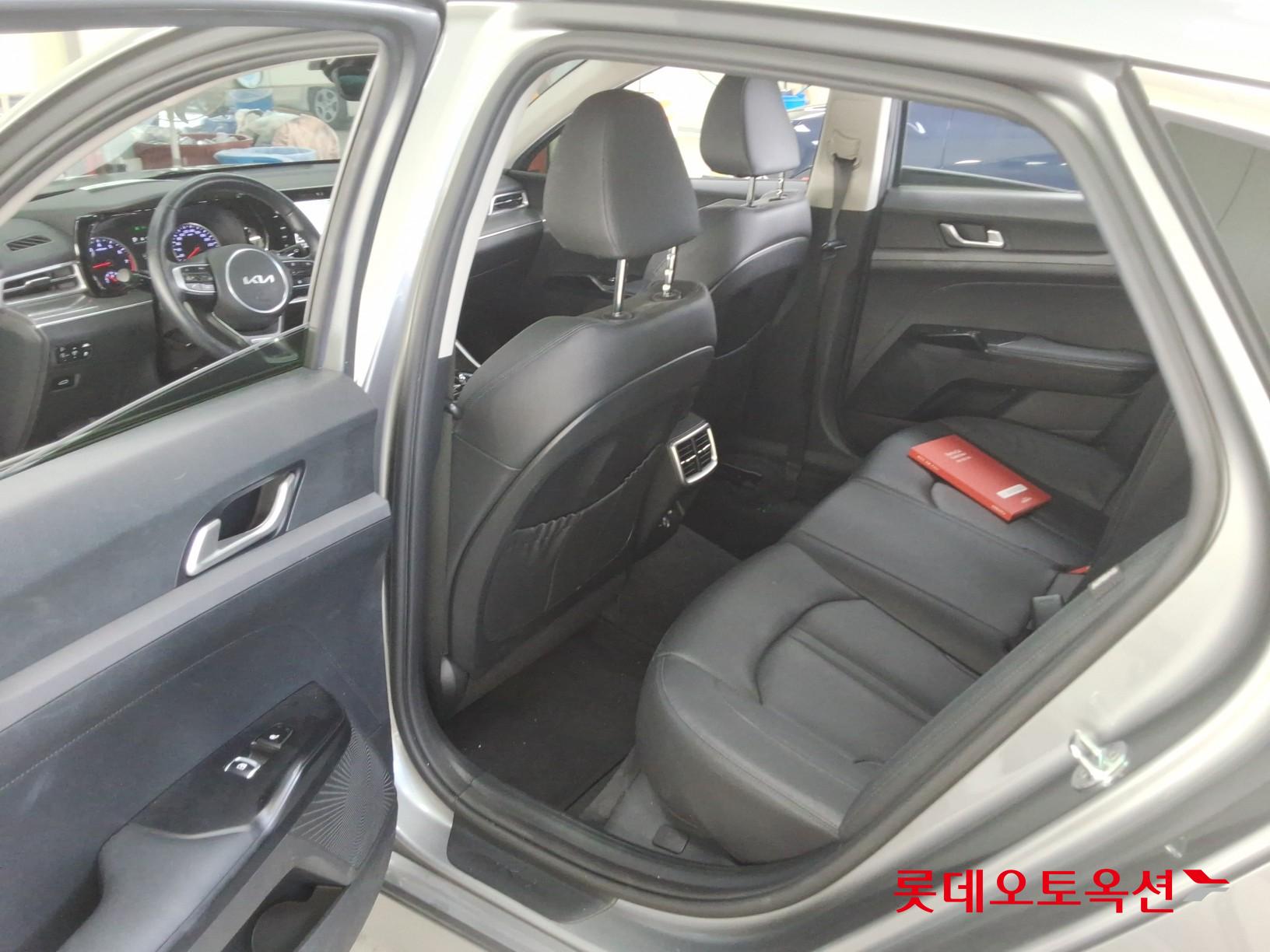 2022 - kia k5