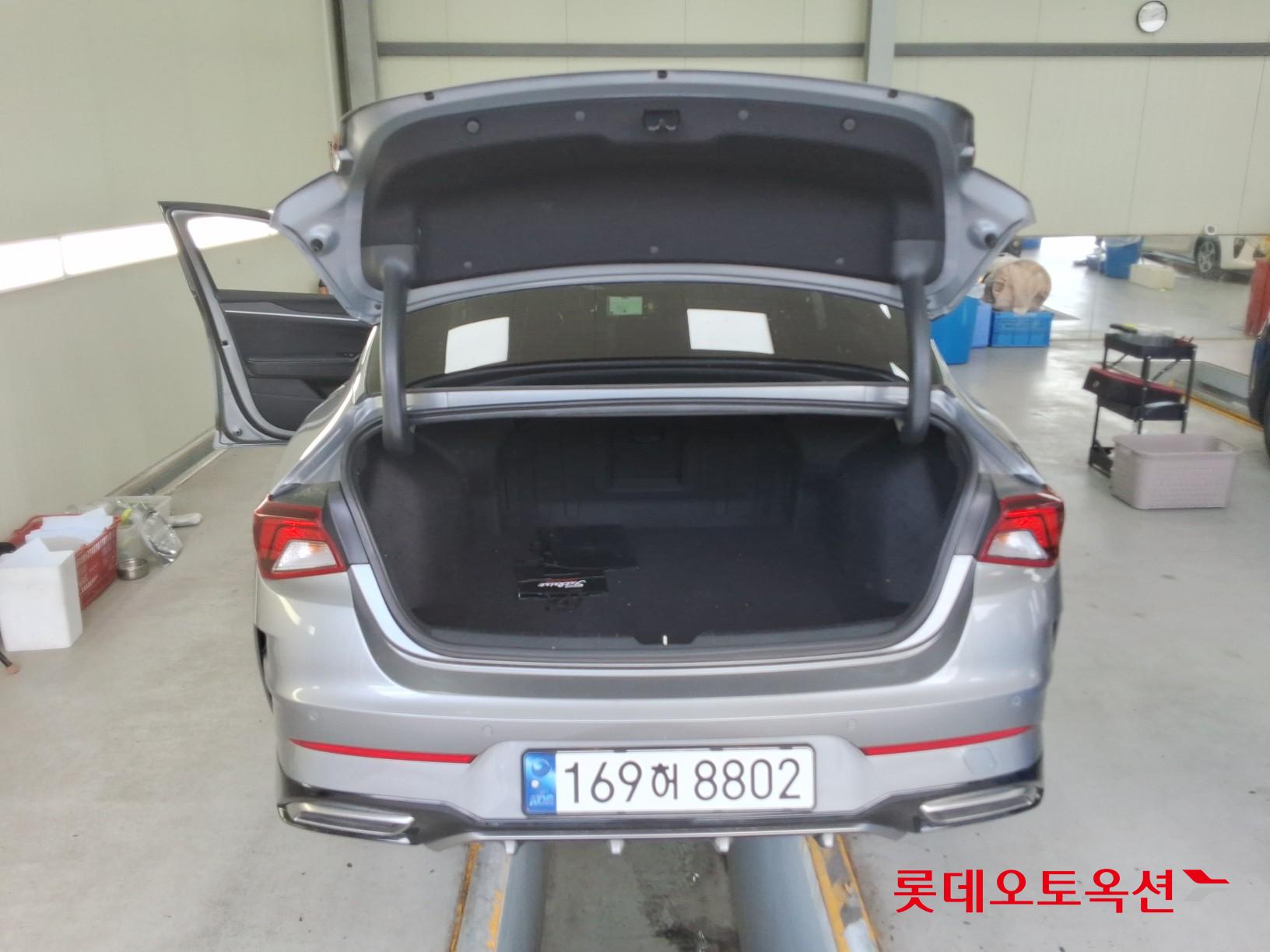 2022 - kia k5