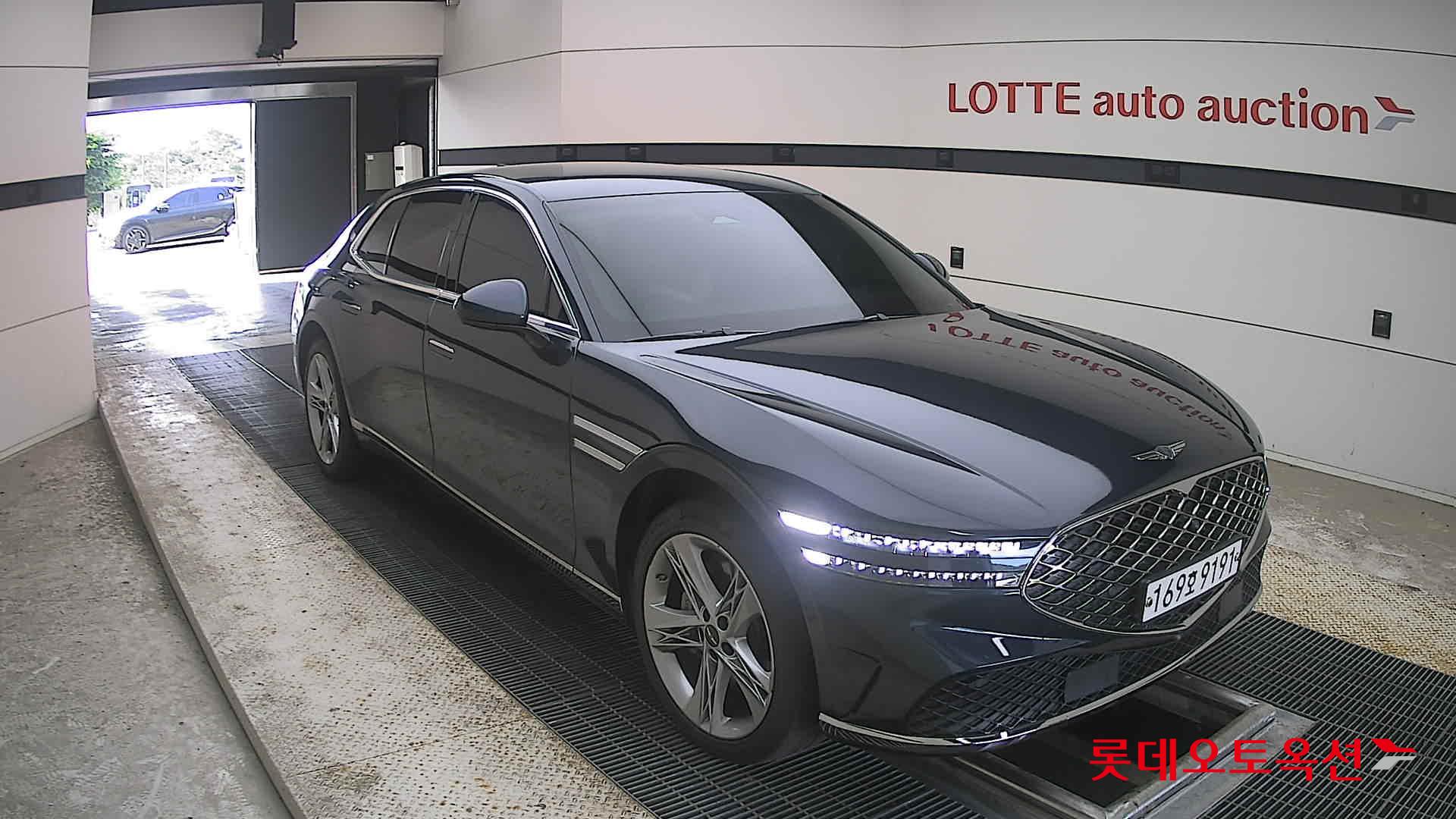 2022 - genesis g90