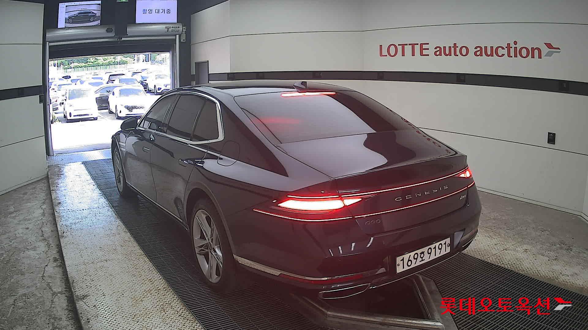 2022 - genesis g90
