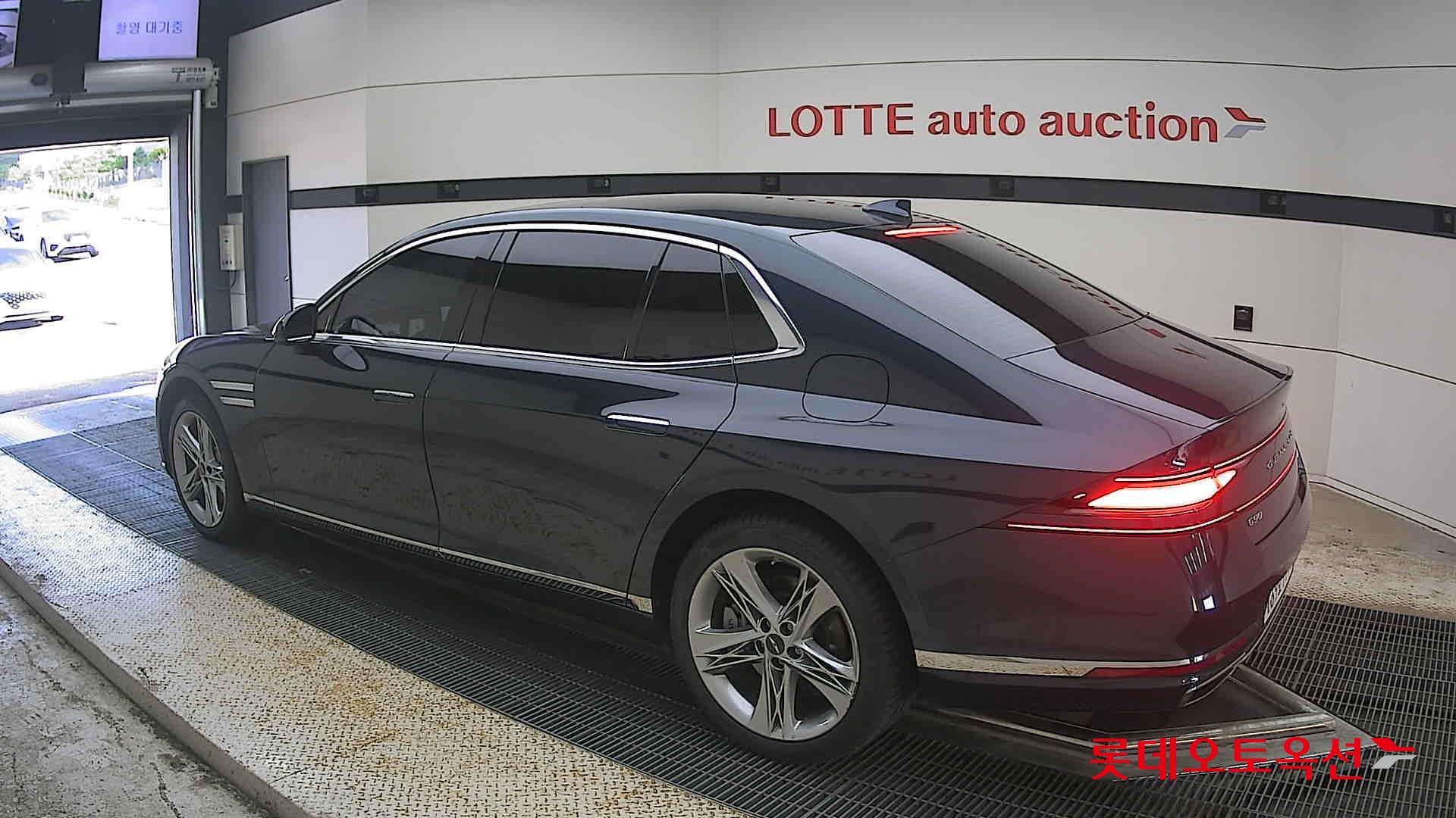 2022 - genesis g90