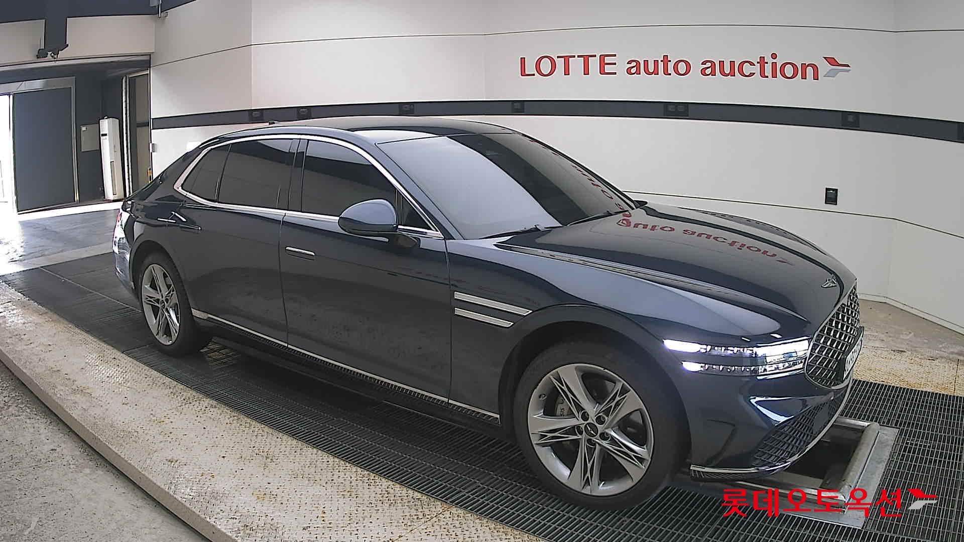 2022 - genesis g90