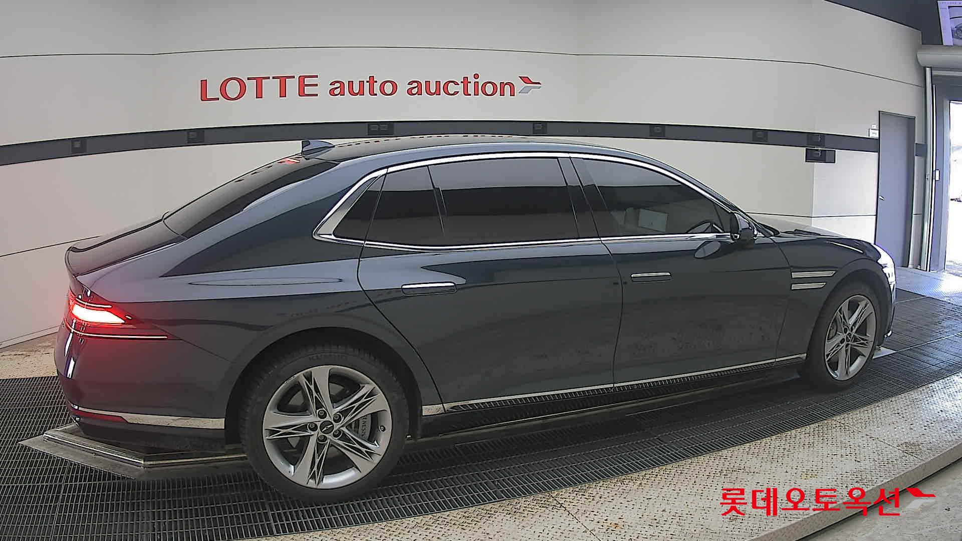 2022 - genesis g90