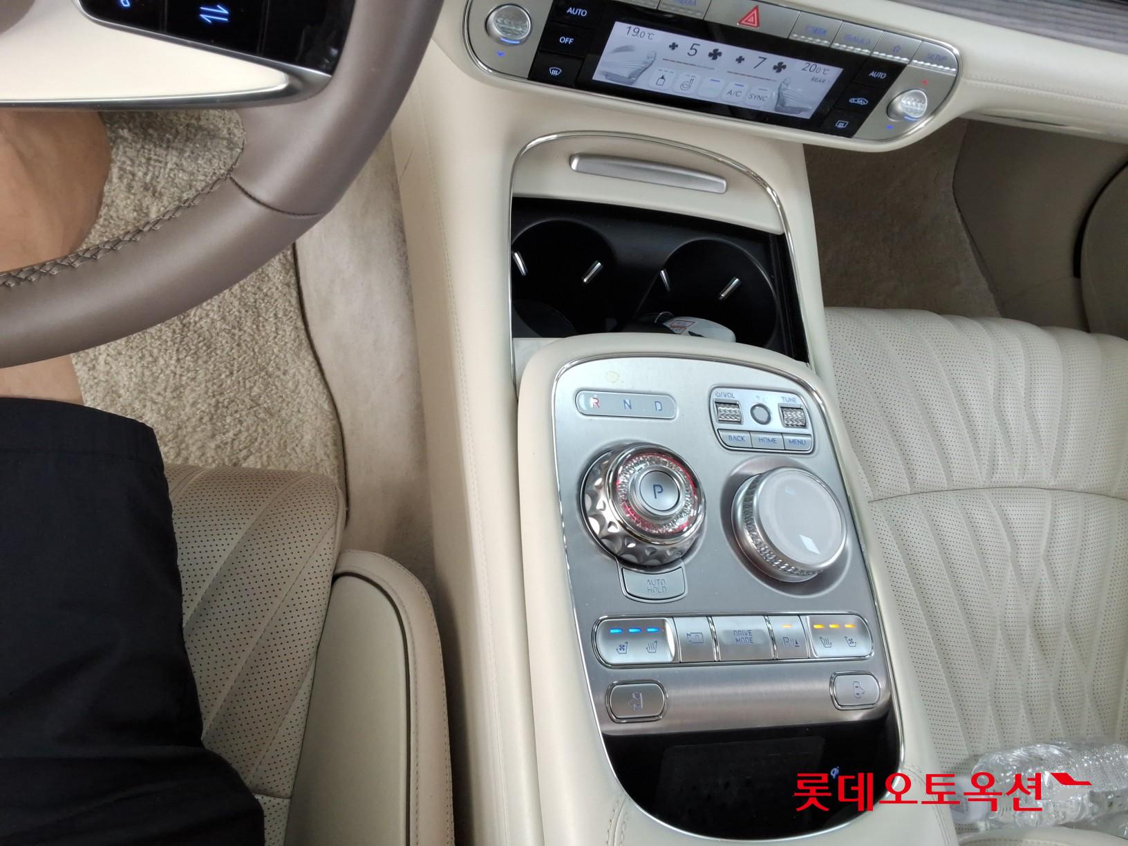 2022 - genesis g90