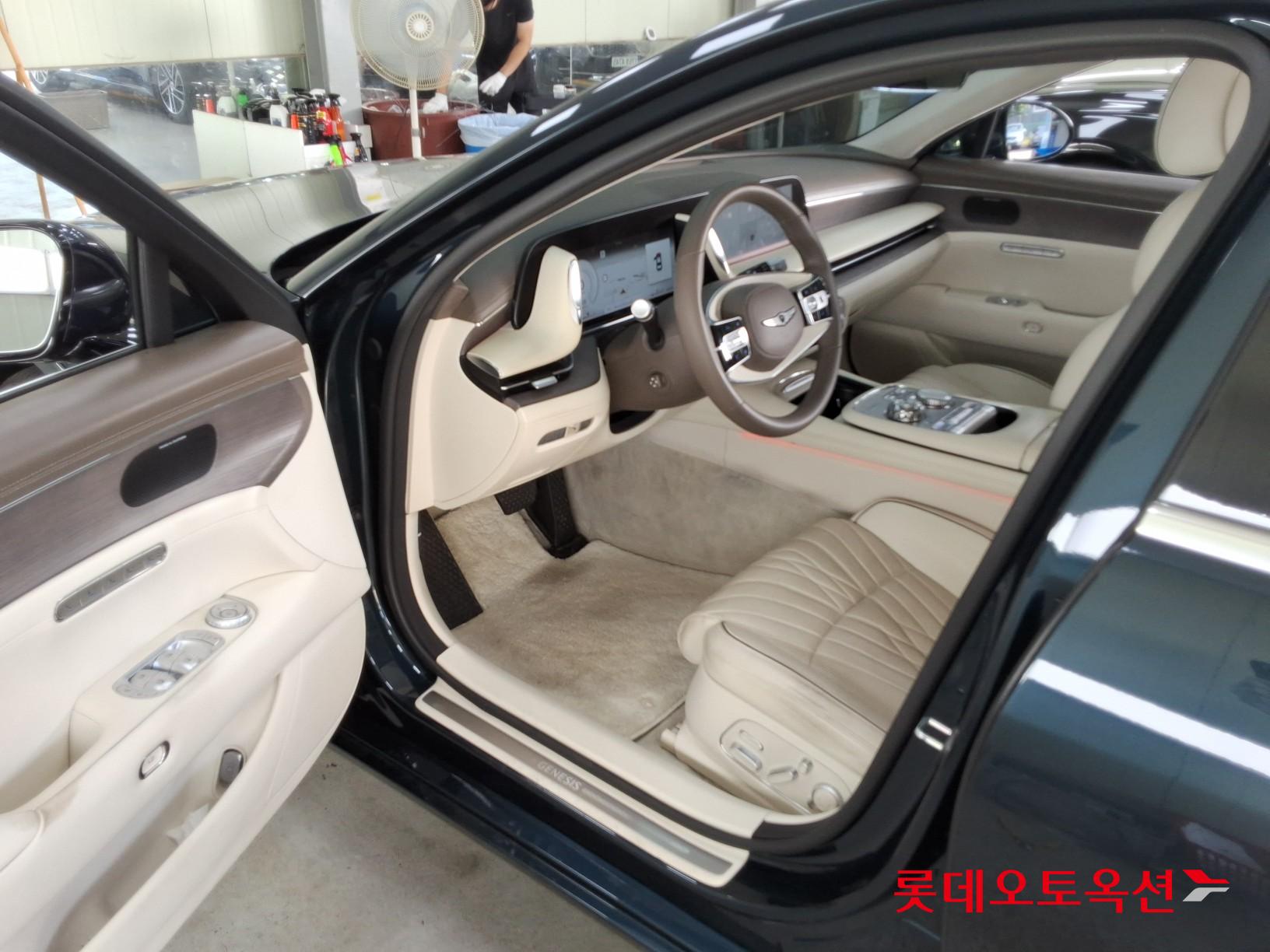 2022 - genesis g90