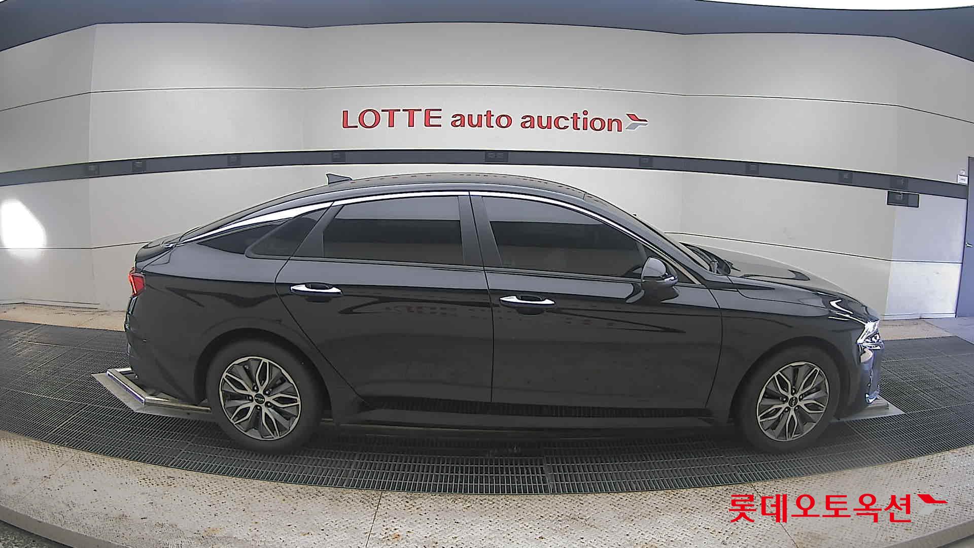 2022 - kia k5