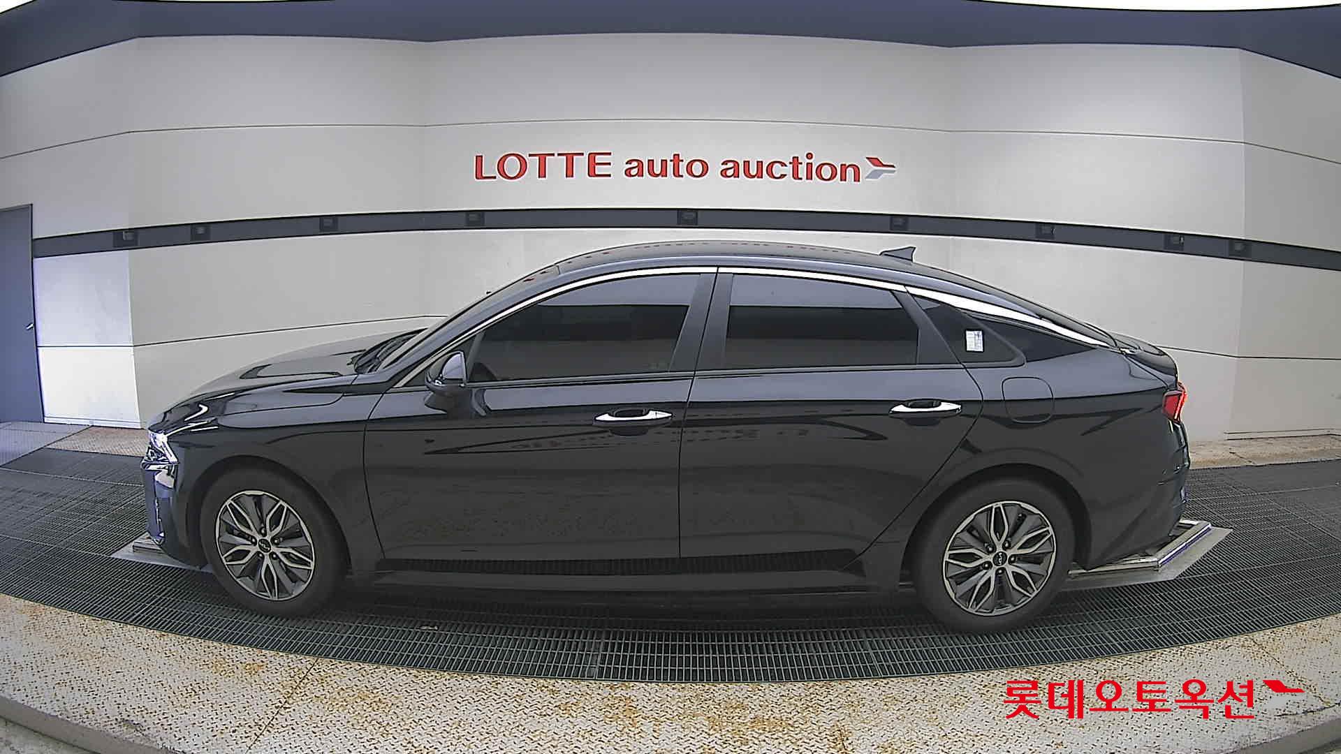 2022 - kia k5