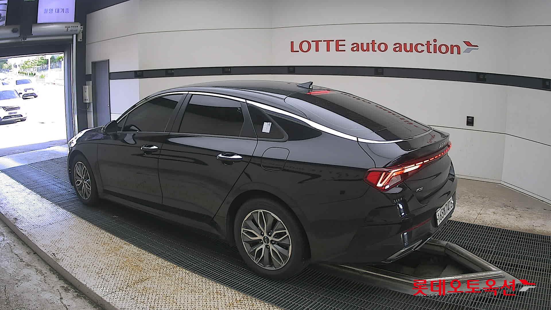 2022 - kia k5