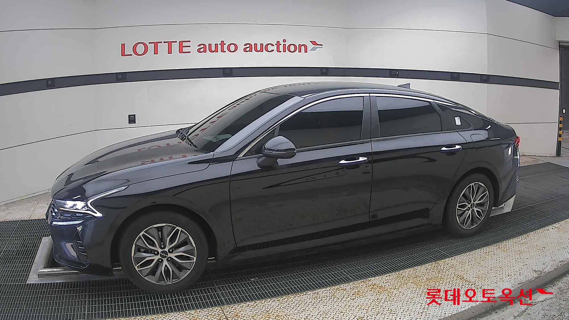 2022 - kia k5