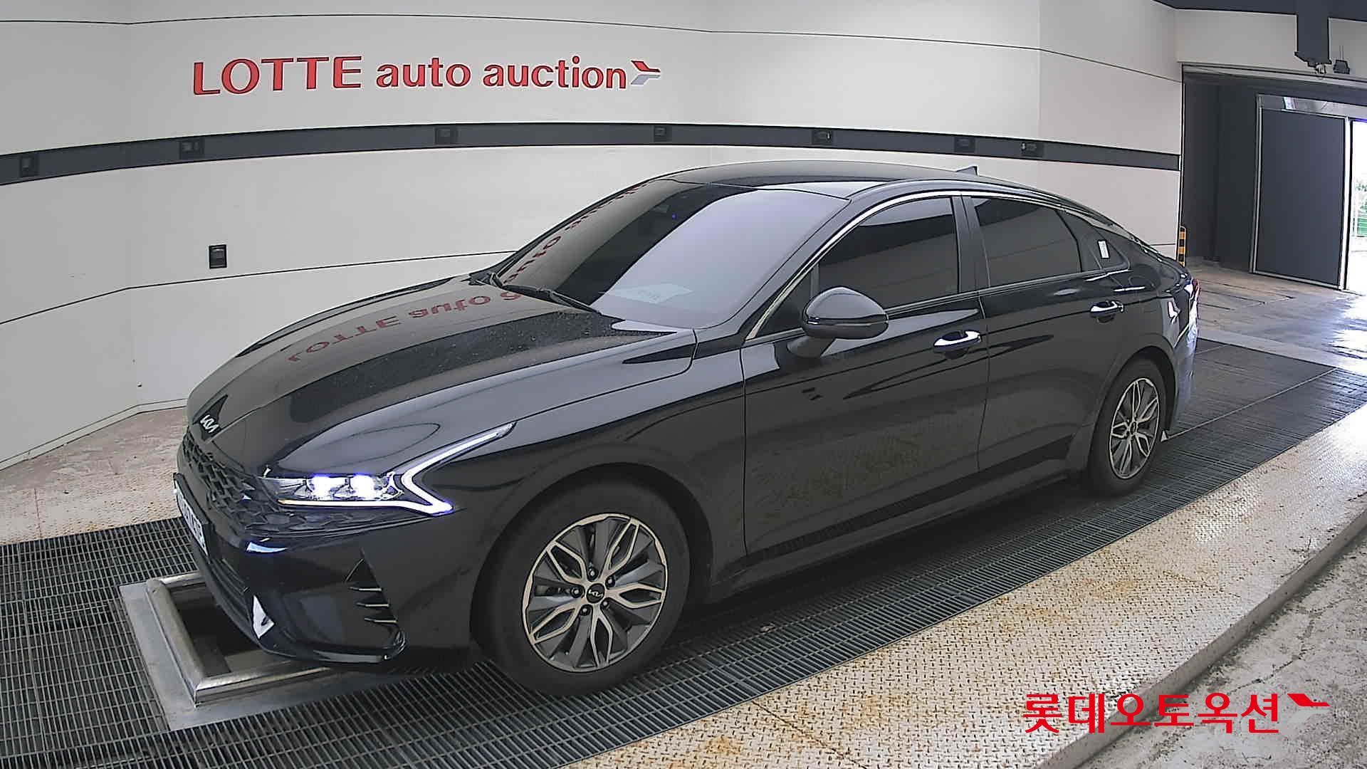 2022 - kia k5