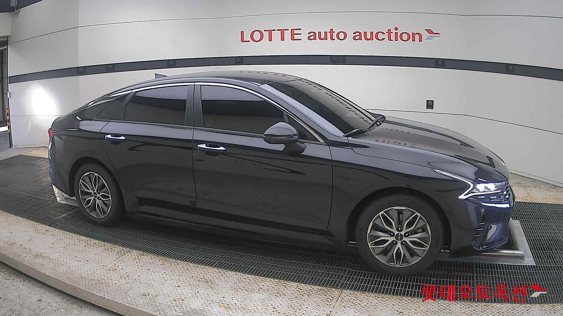 2022 - kia k5