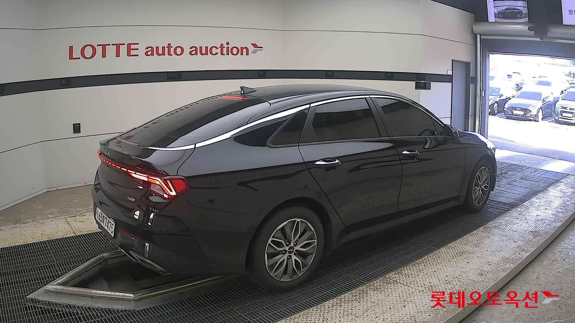 2022 - kia k5