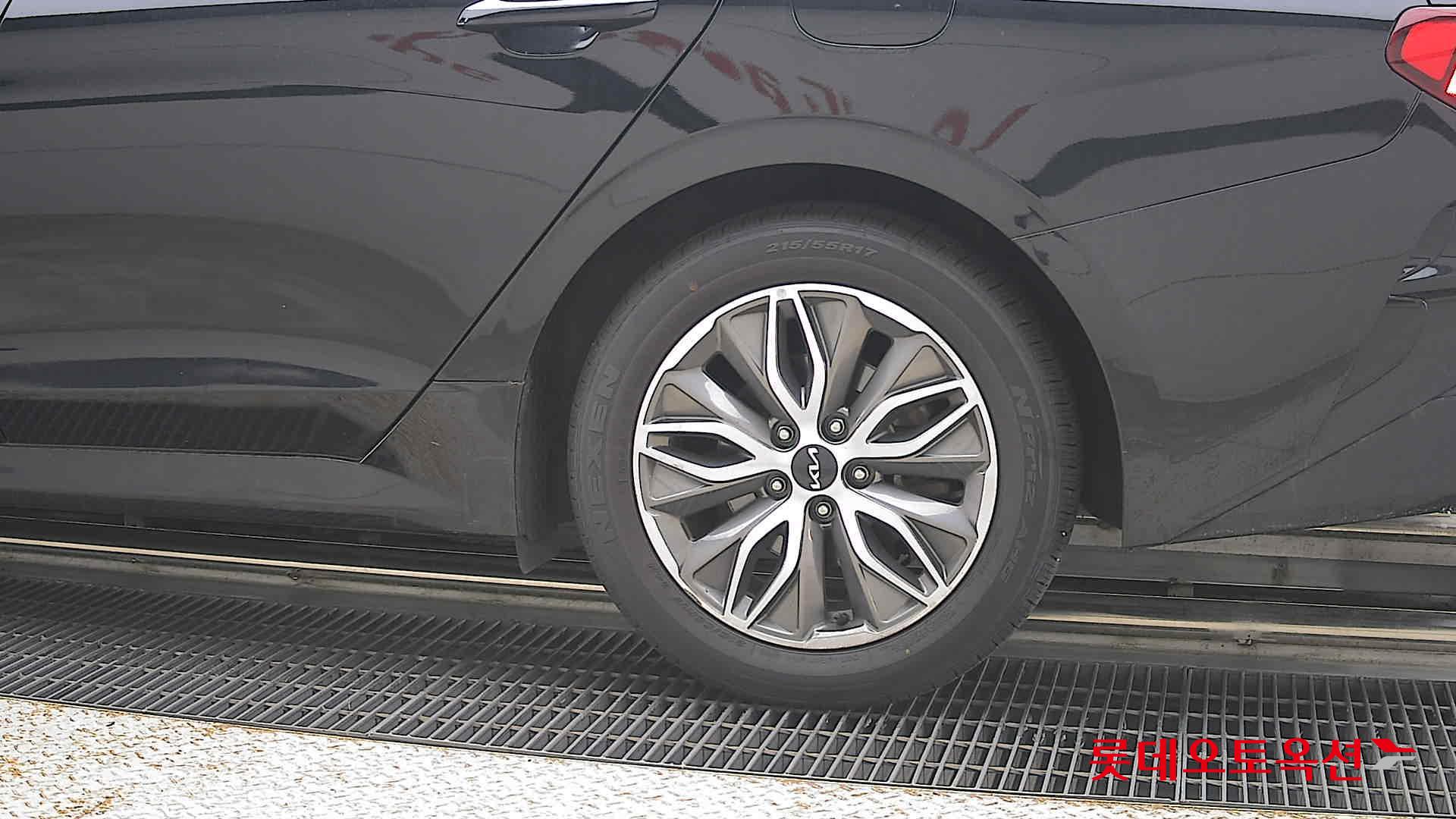 2022 - kia k5