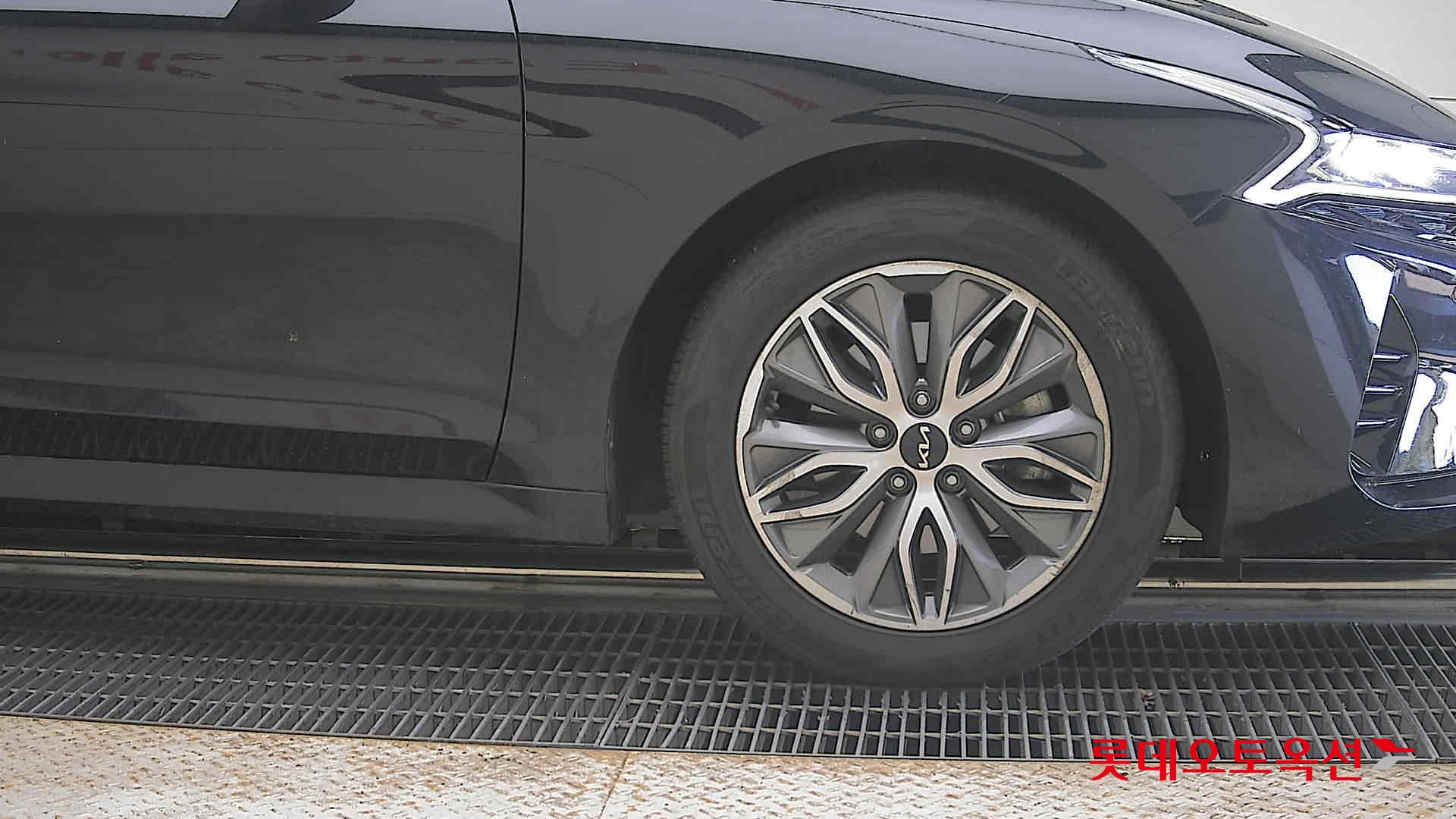2022 - kia k5