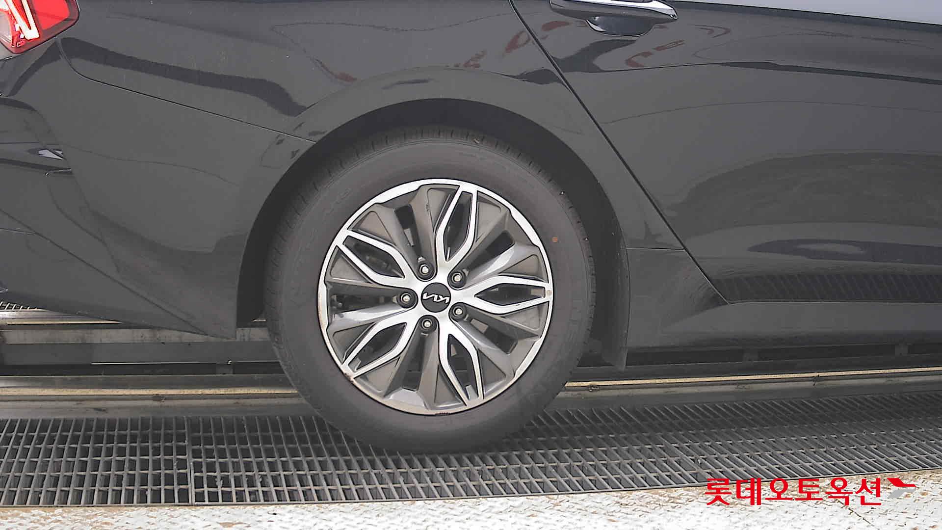 2022 - kia k5