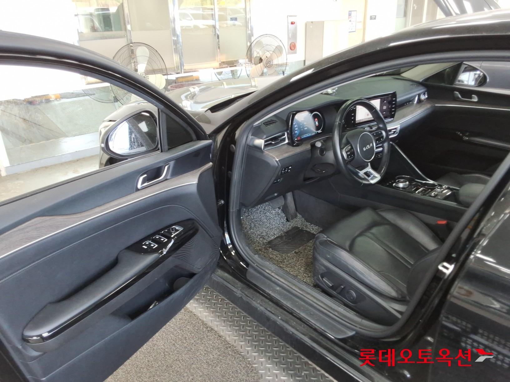 2022 - kia k5