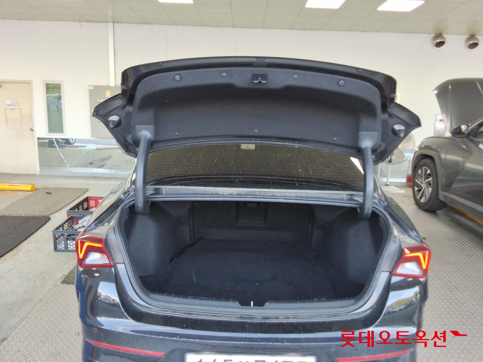 2022 - kia k5