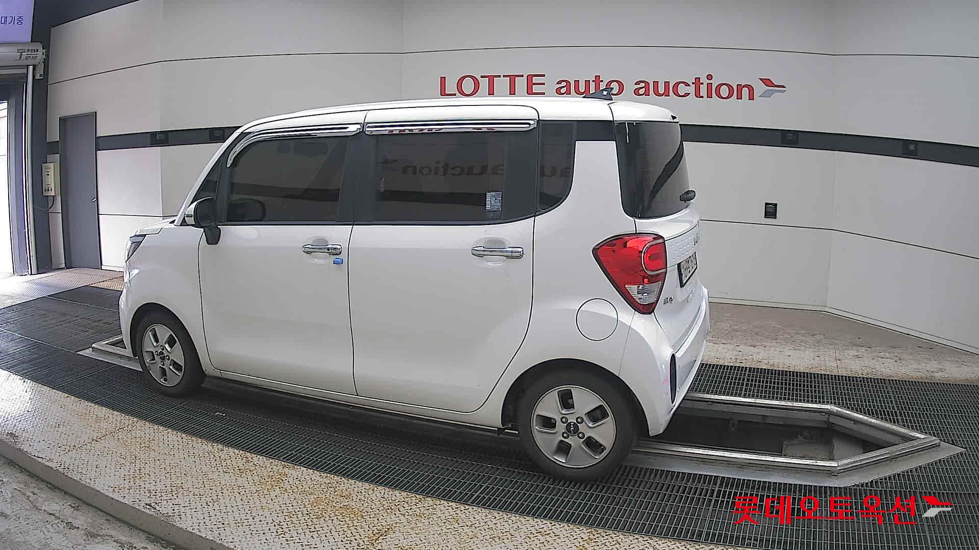 2022 - kia ray