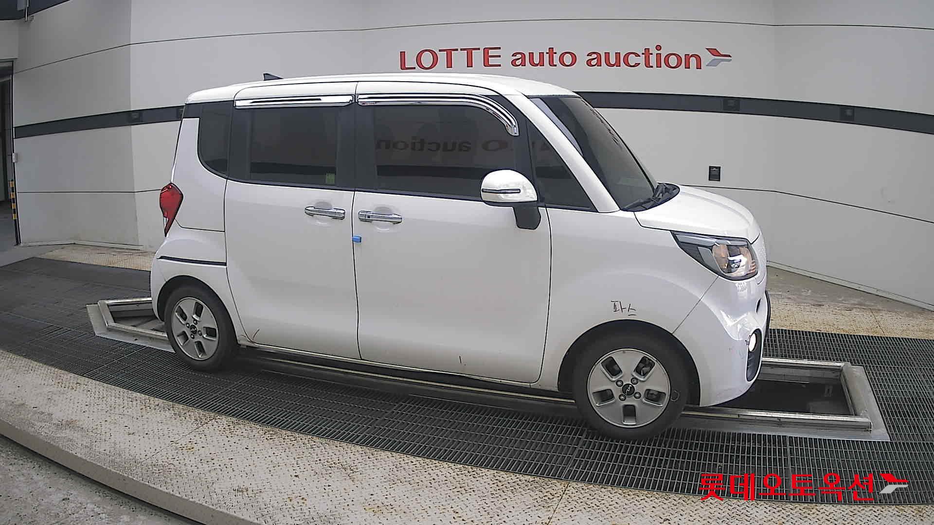 2022 - kia ray