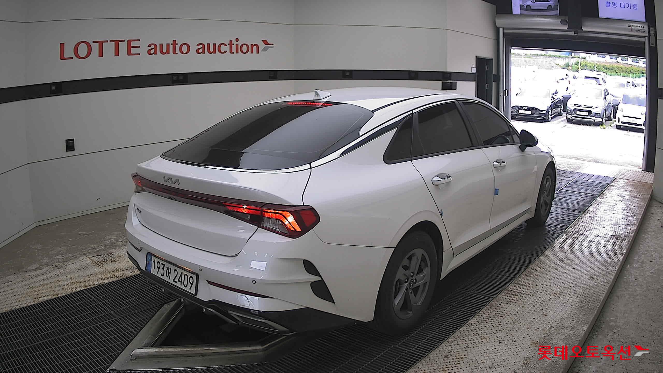 2022 - kia k5