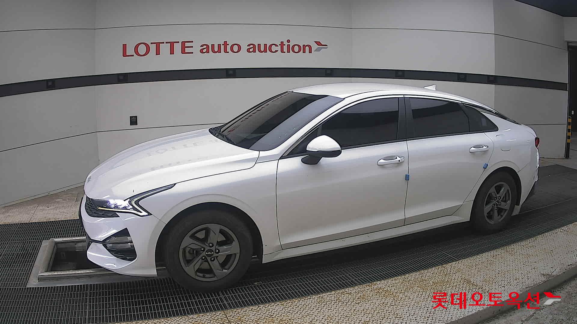 2022 - kia k5
