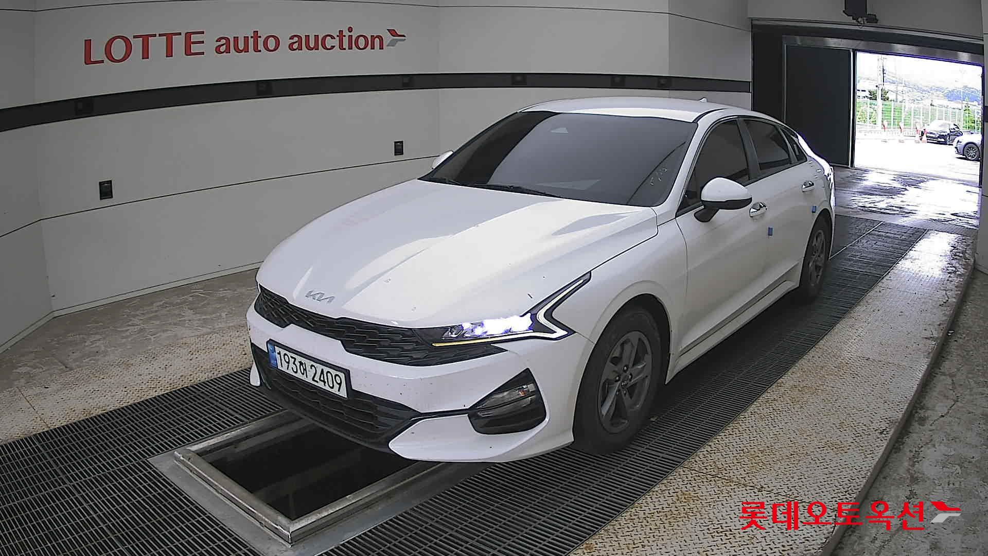 2022 - kia k5