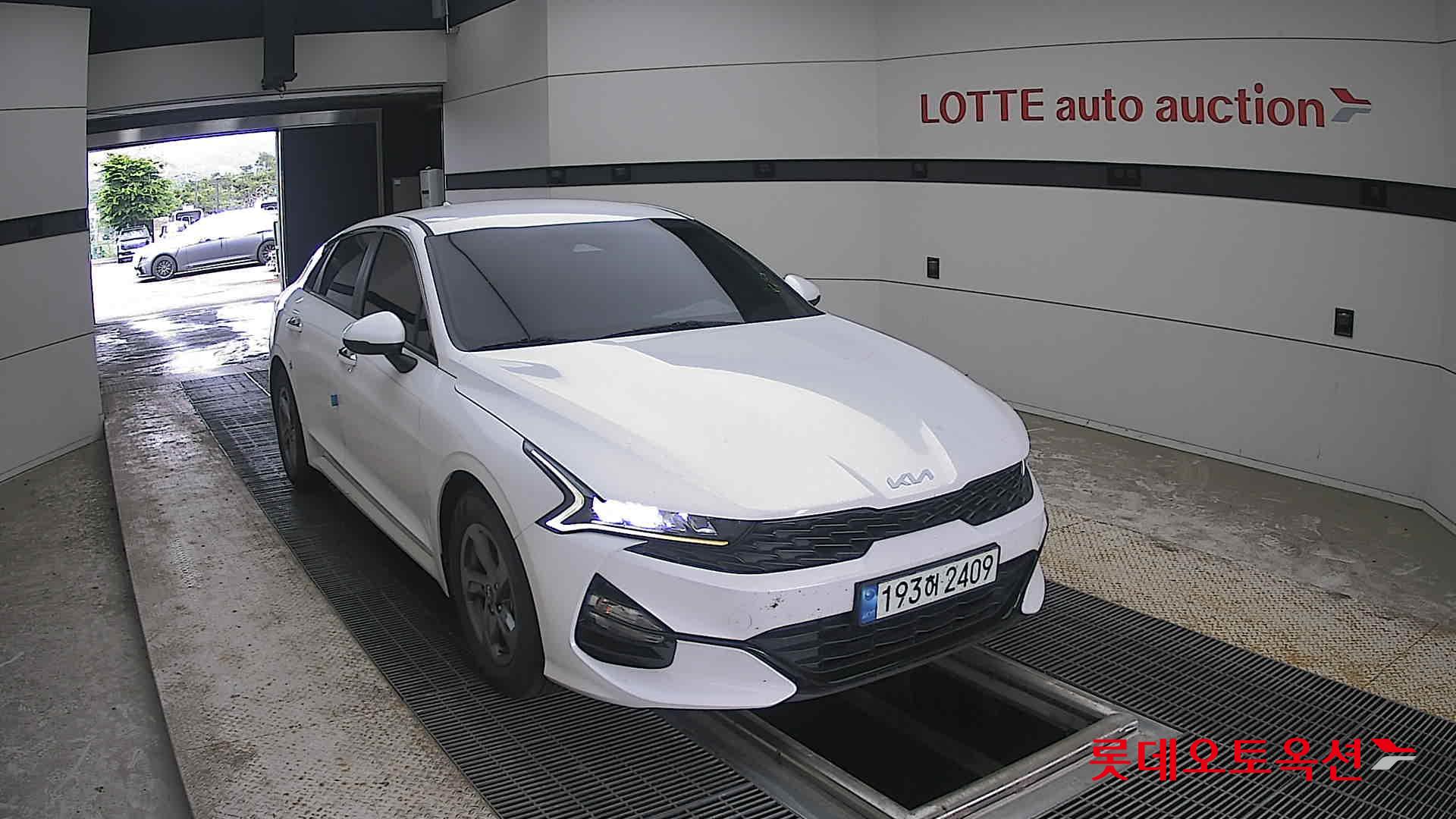 2022 - kia k5