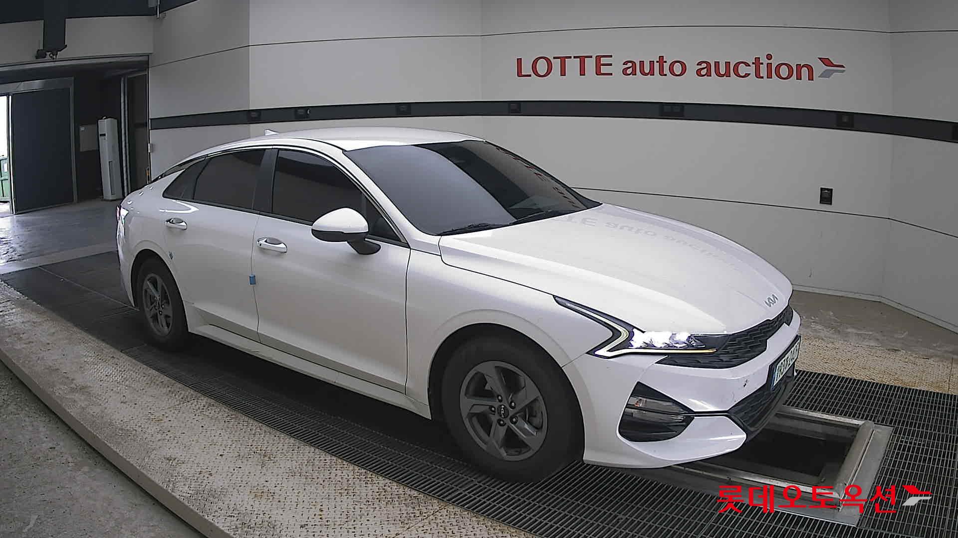 2022 - kia k5