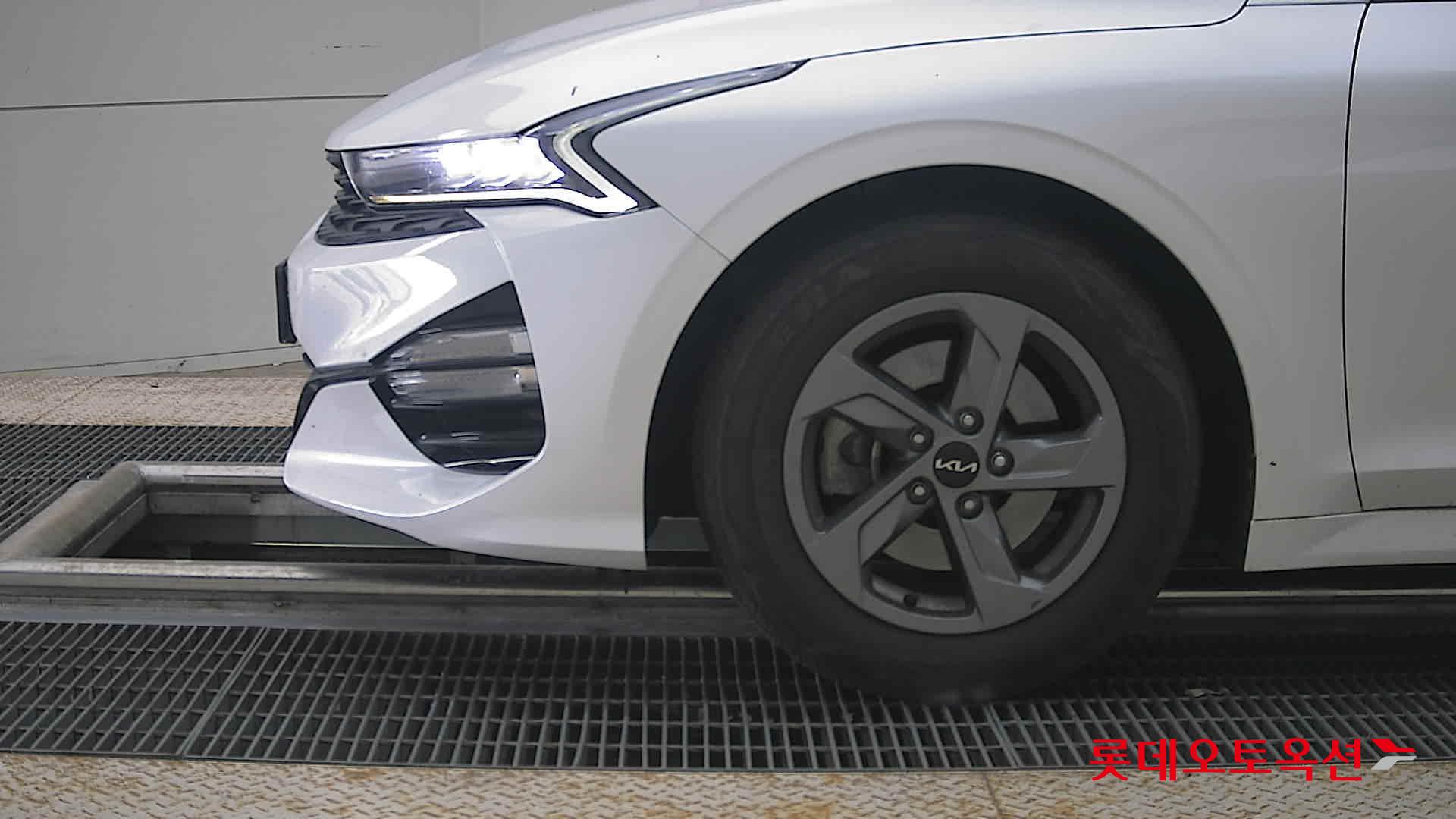 2022 - kia k5