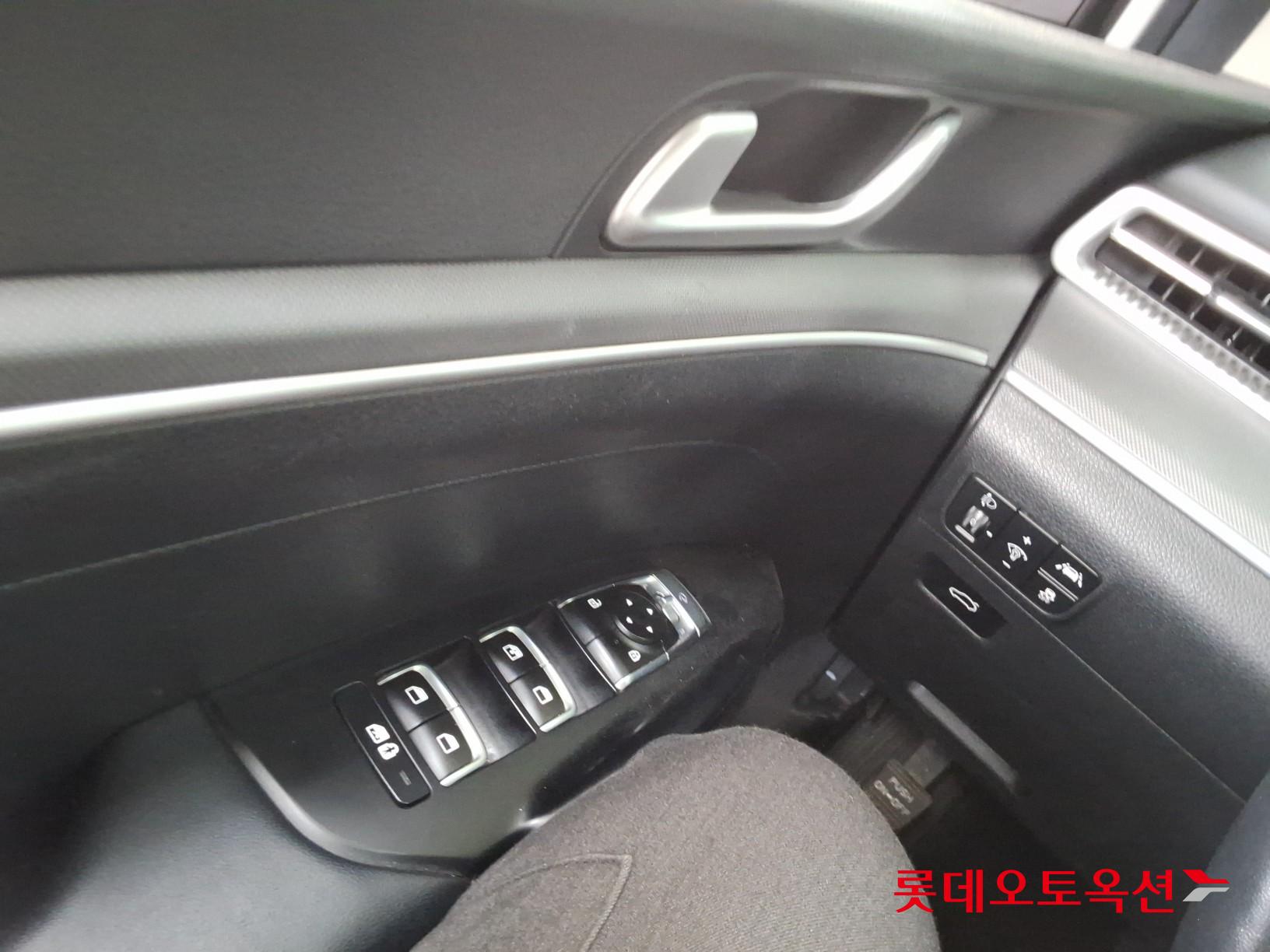 2022 - kia k5