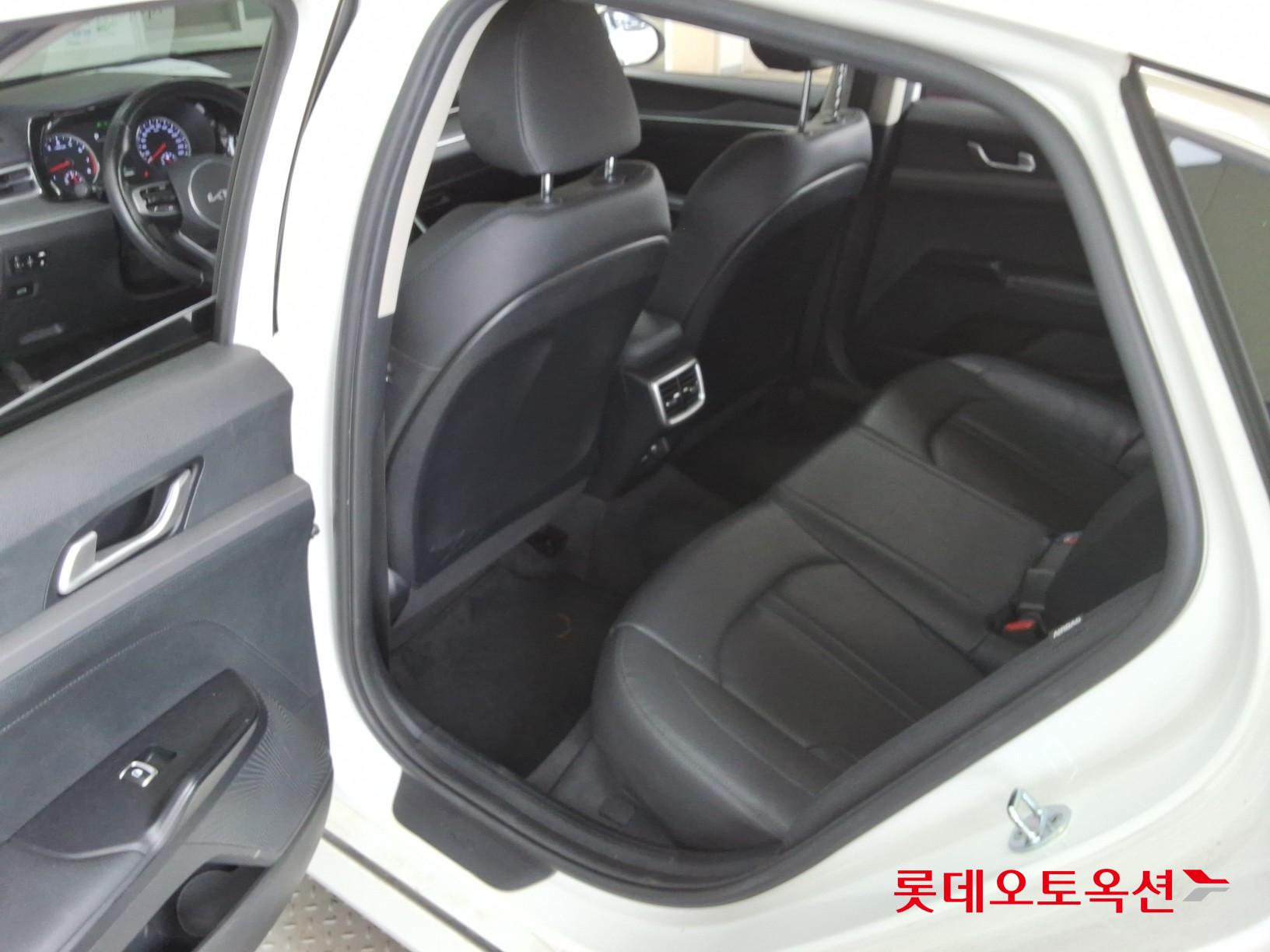 2022 - kia k5