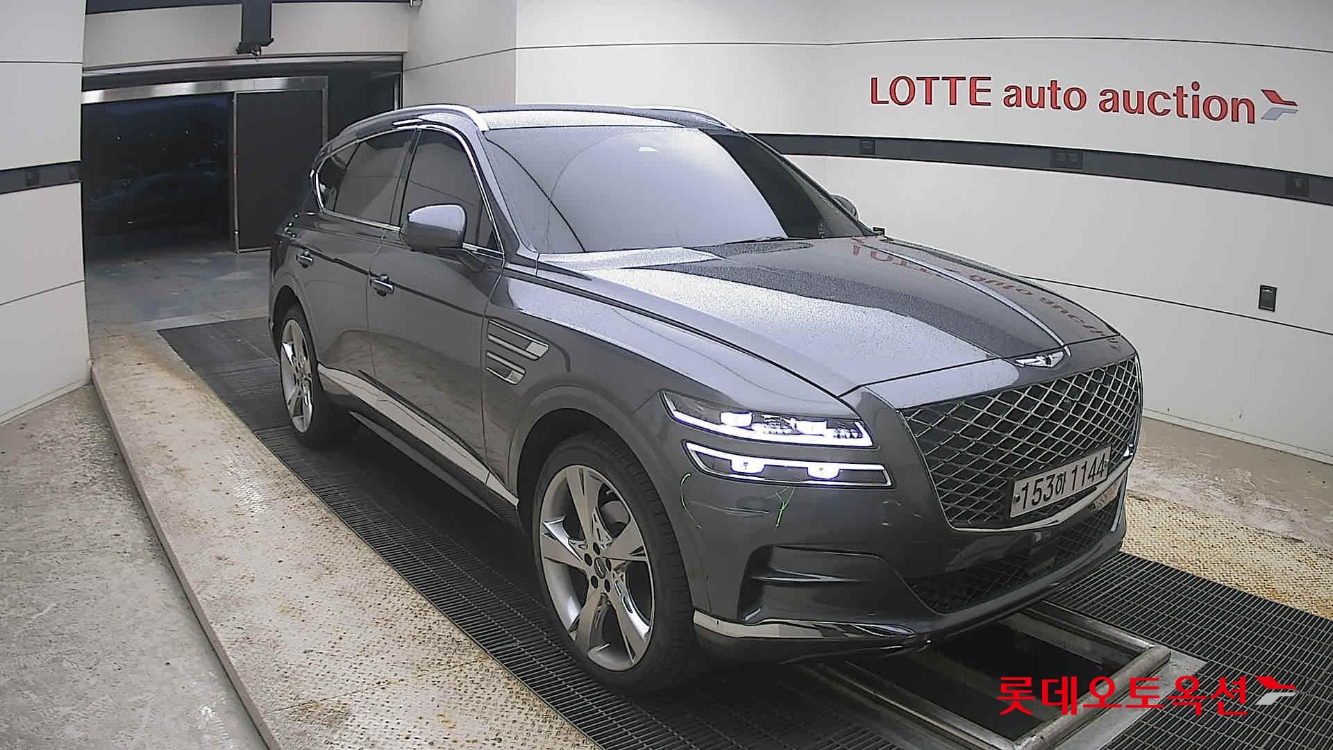 2021 - genesis gv80