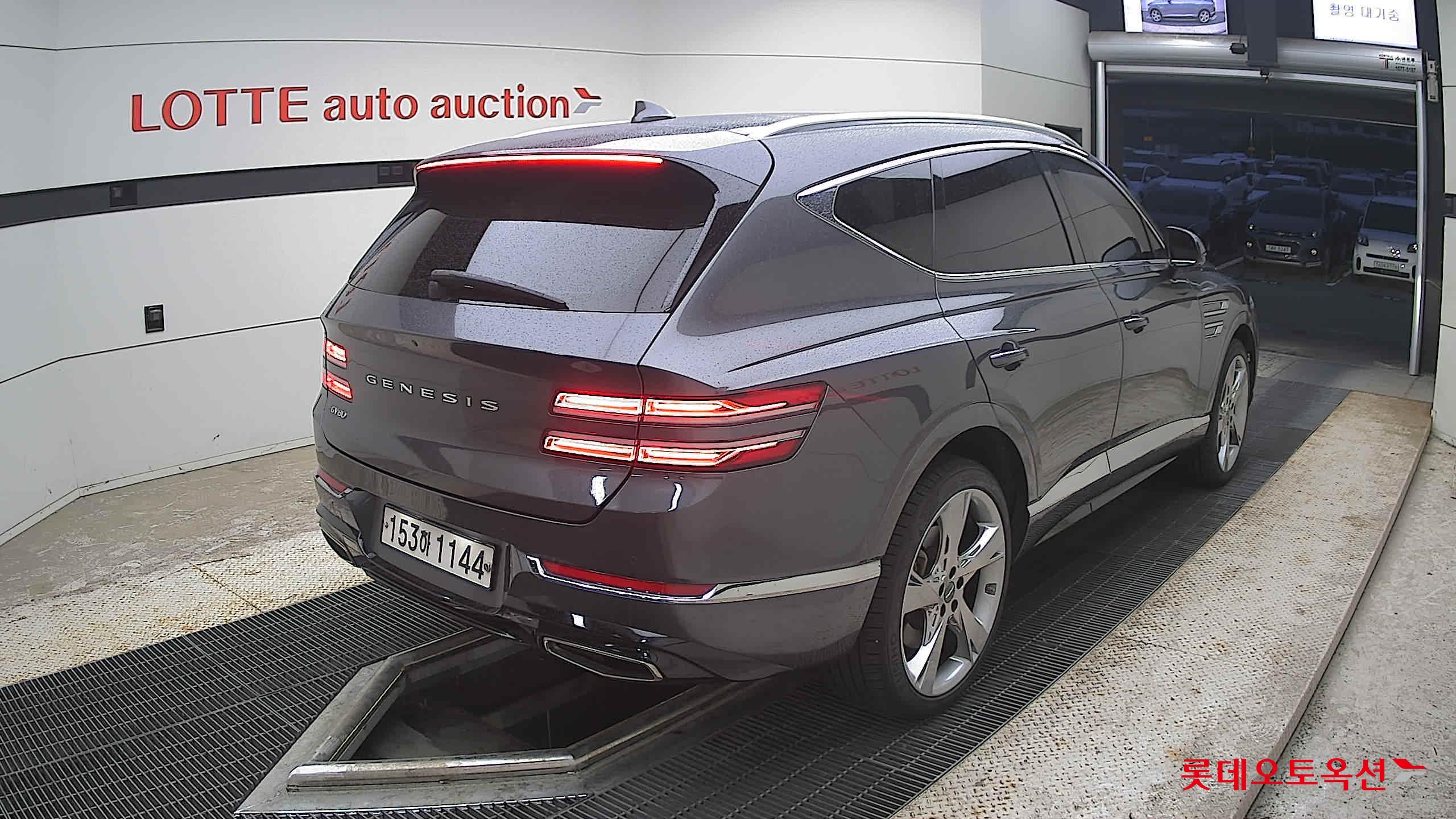 2021 - genesis gv80