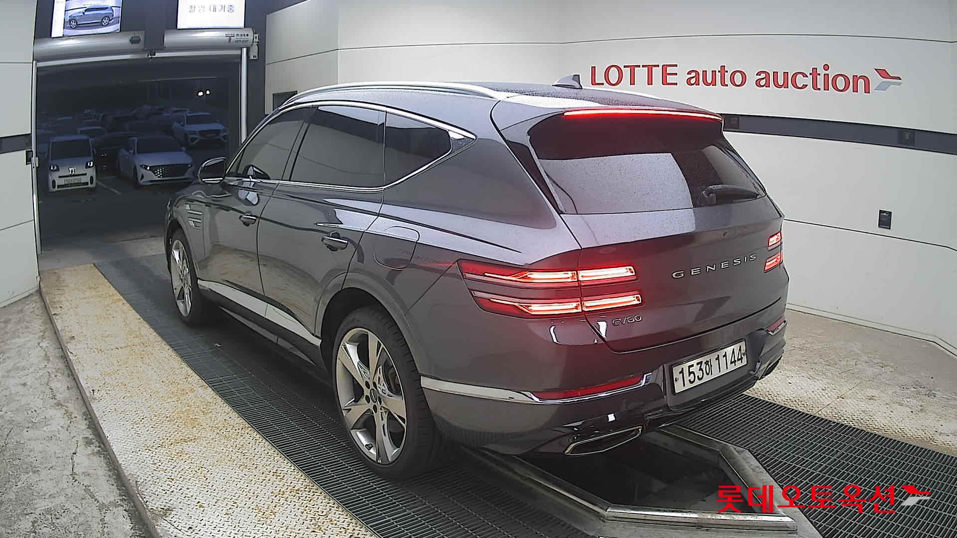 2021 - genesis gv80