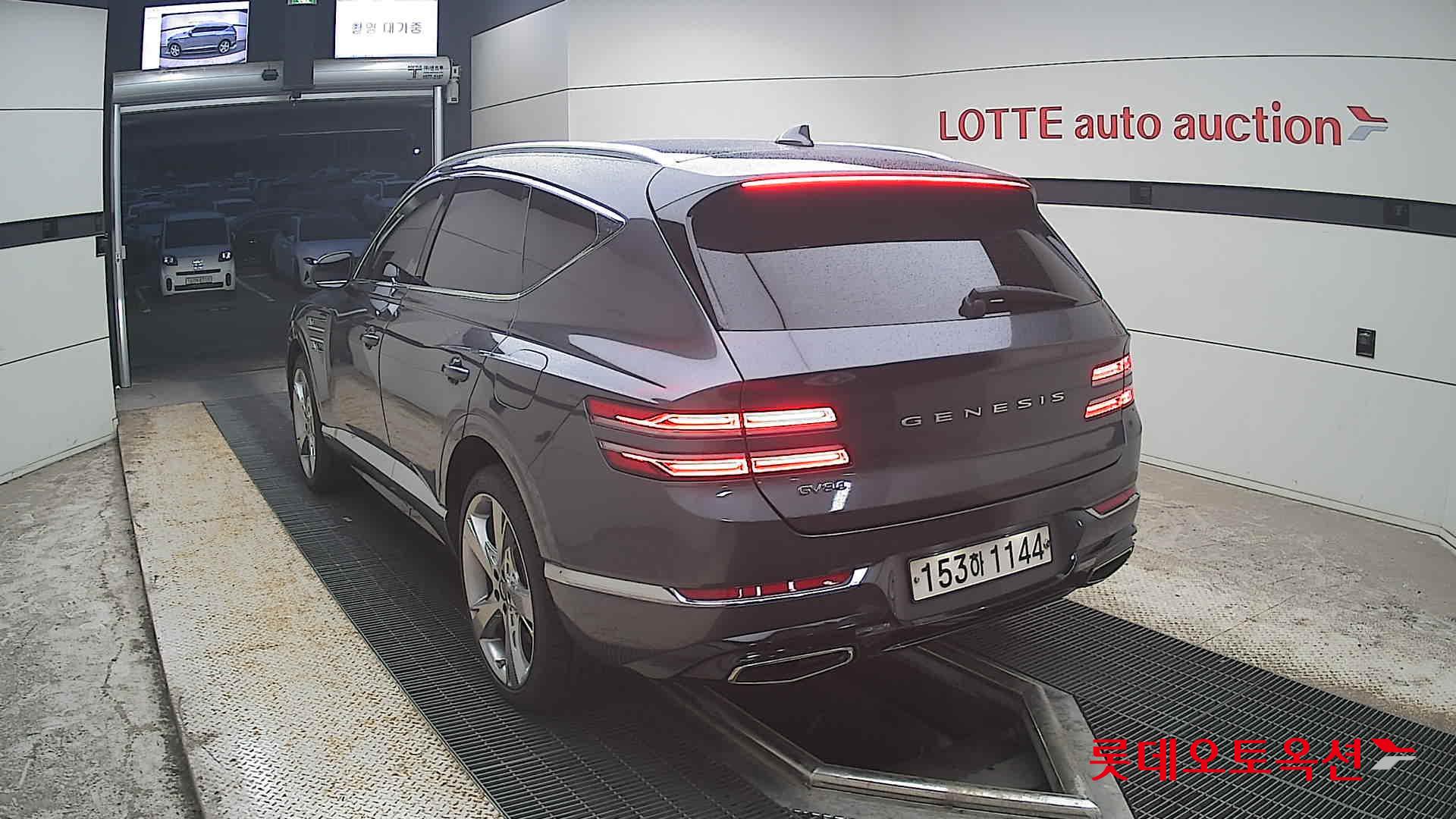 2021 - genesis gv80