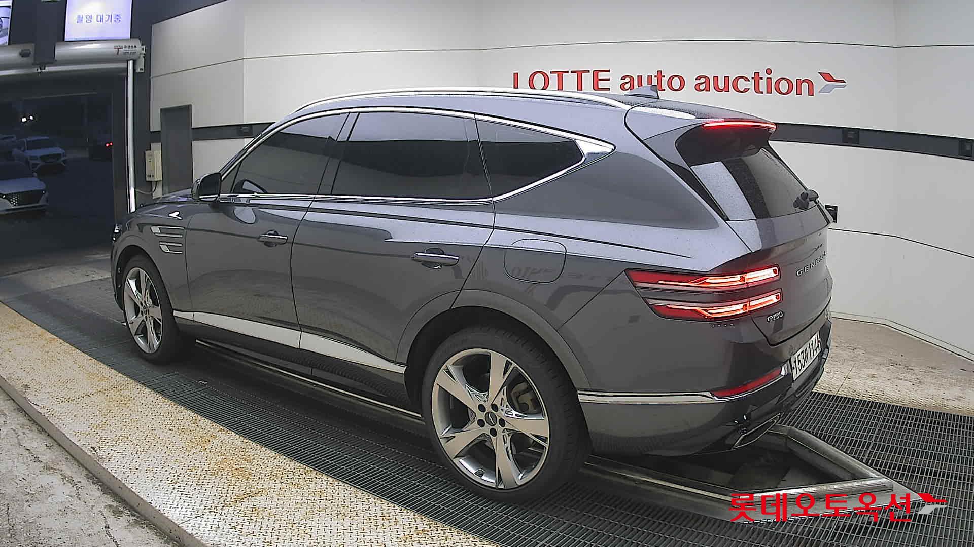 2021 - genesis gv80