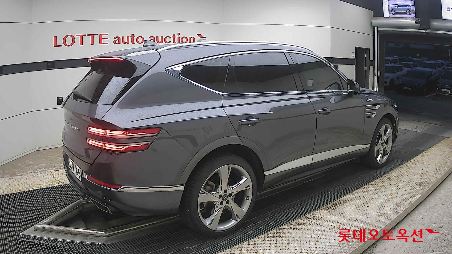 2021 - genesis gv80