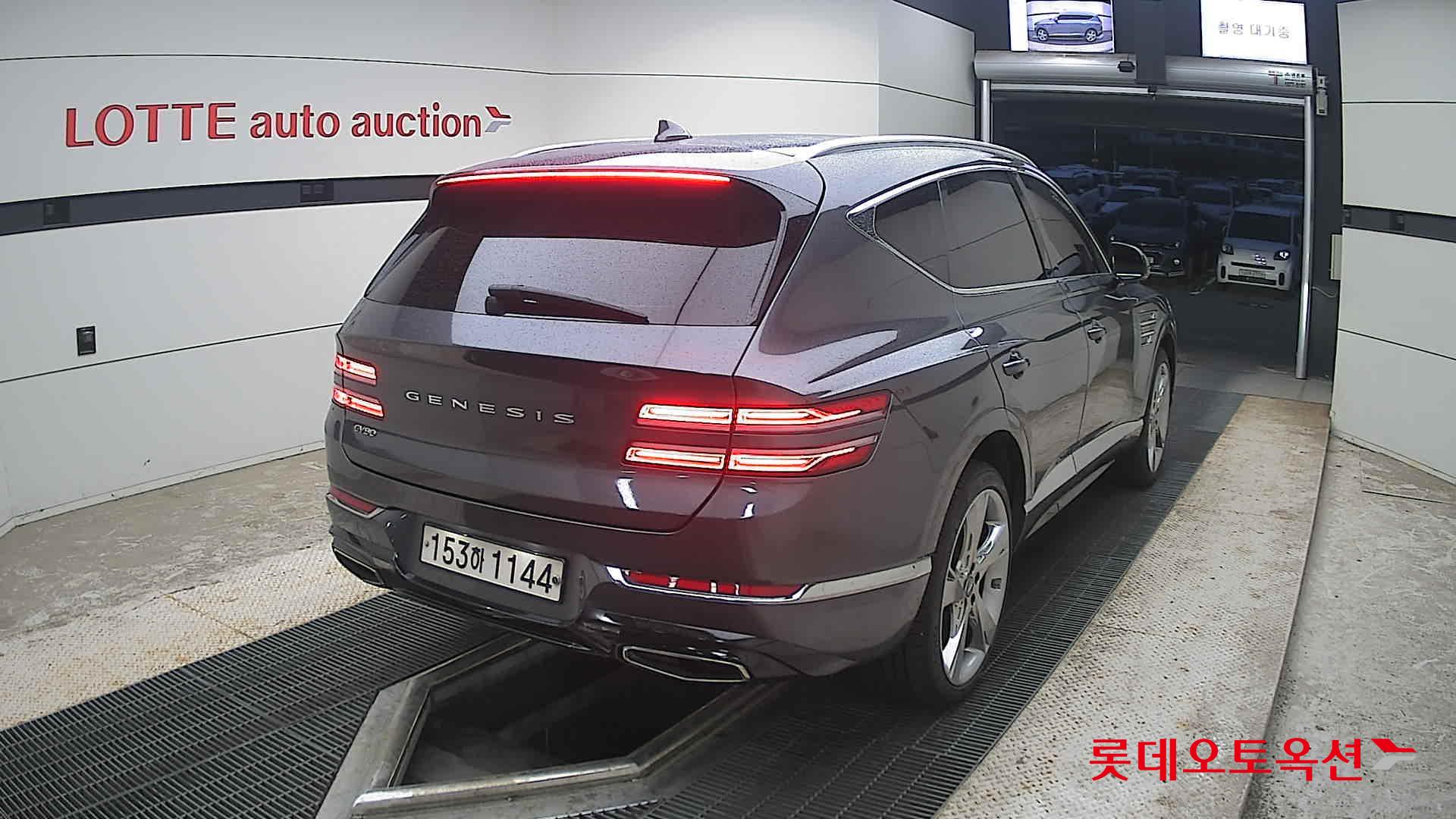 2021 - genesis gv80