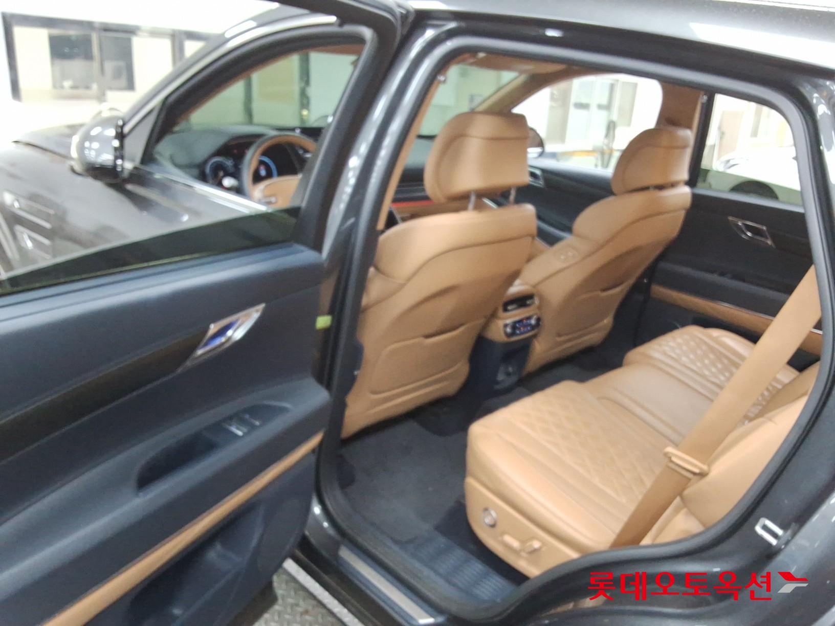 2021 - genesis gv80