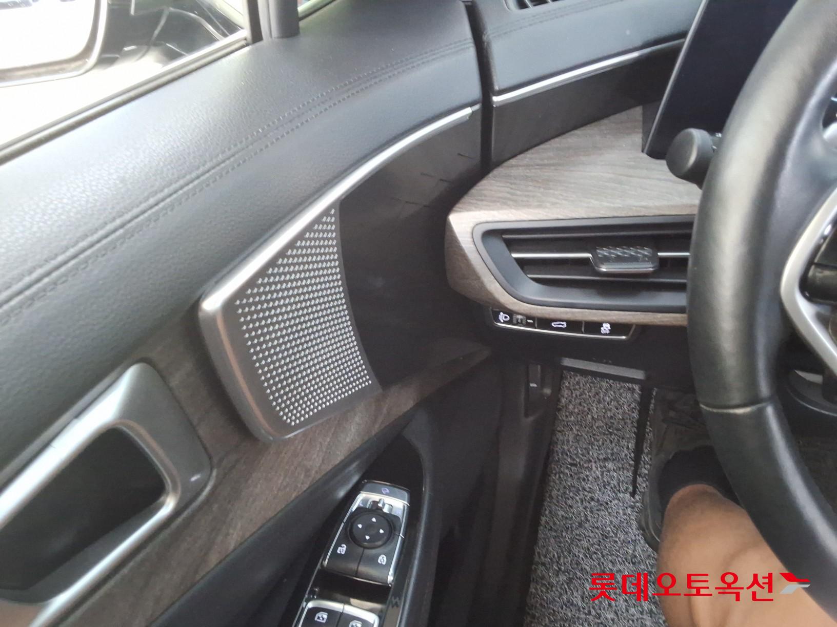 2022 - kia k8