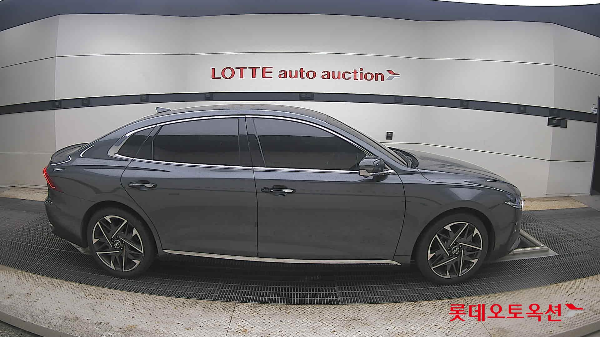 2022 - hyundai grandeur