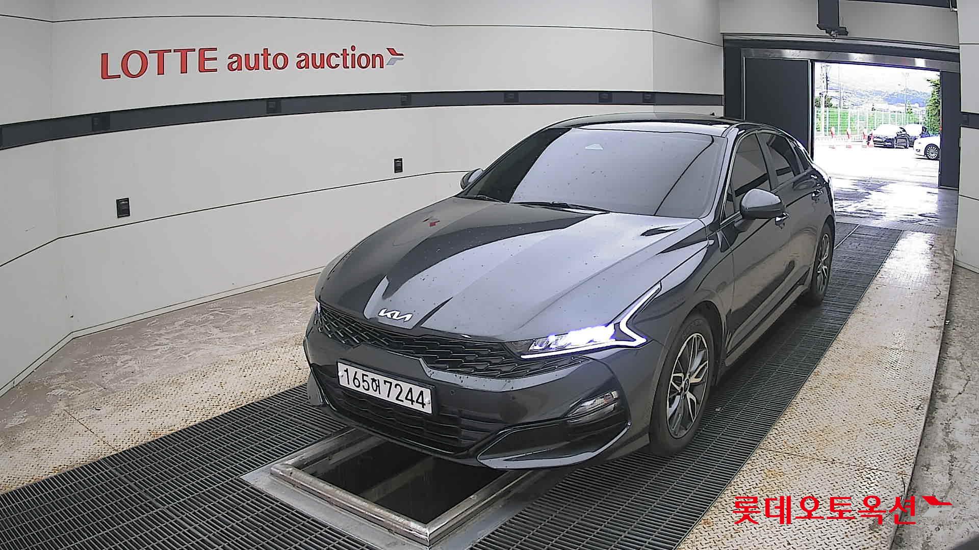 2022 - kia k5