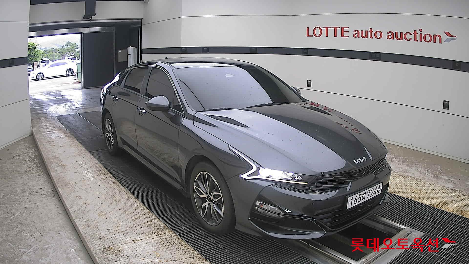 2022 - kia k5